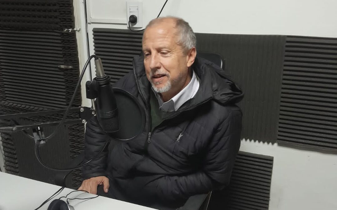 Juanjo Miras y Hugo Aguilar nos acompañan en el estudio para hablar de música, fútbol y medidas económicas.